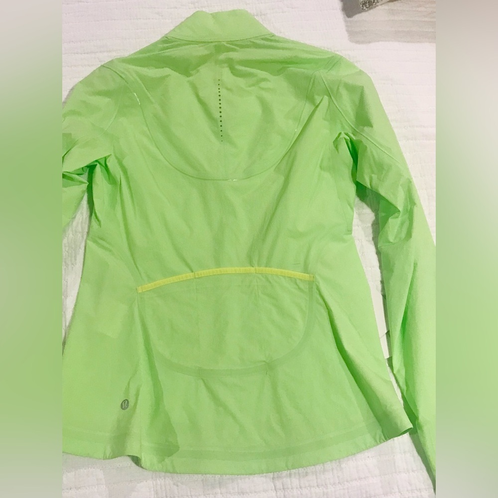 LULULEMON FAST and FREE WINDBREAKER NWT SIZE 6💚 - Picture 6 of 16